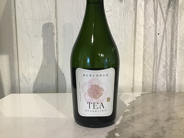 Susurrus Sparkling Tea Magnolia Oolong Non-Alcoholic NV